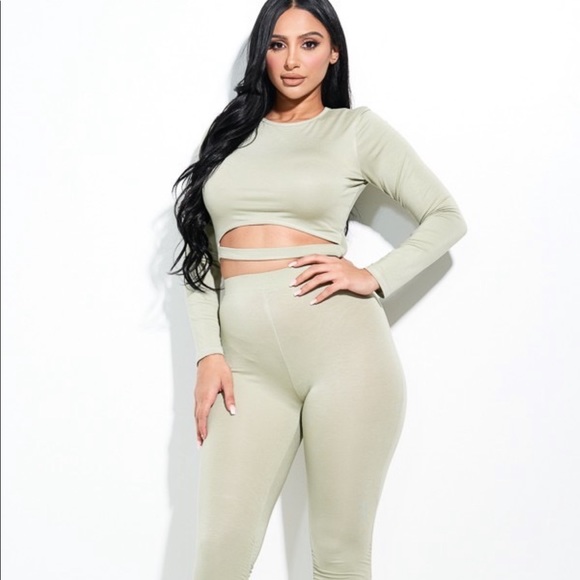 Shanee’s Closet Other - Keep It Cute 2 Piece Set